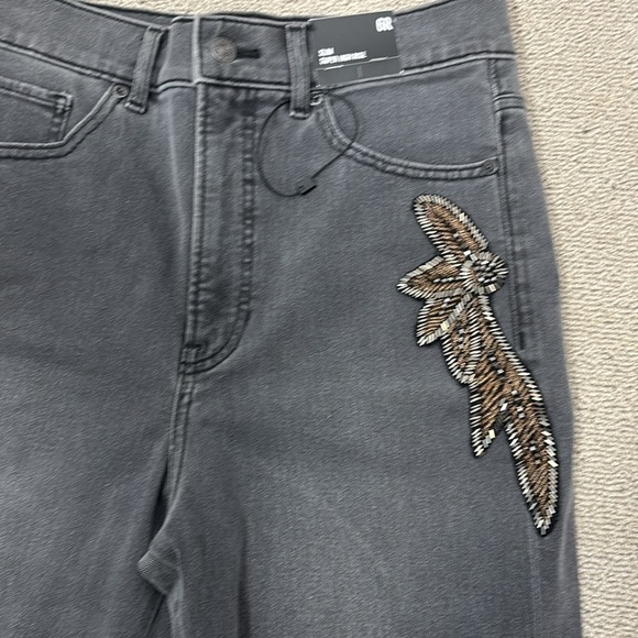 Express Gray Super High Rise Slim Leg Jeans with Beaded Detail- NWT- 6 - Picture 11 of 17